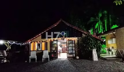 Chácara / sítio com 4 quartos à venda na Vila Nova, Joinville  por R$ 1.800.000