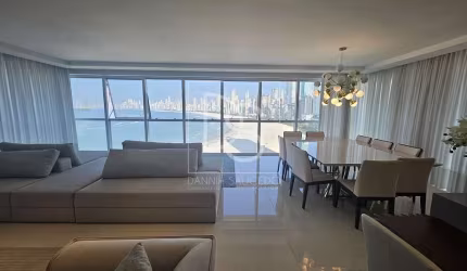 Apartamento no Edifício Residencial Sky Tower  4 suítes em Balneário Camboriú