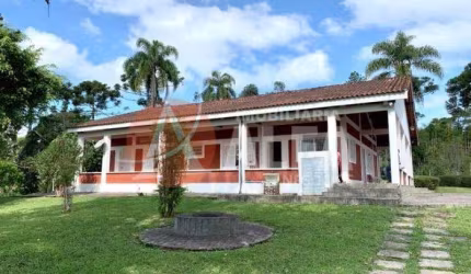 Sitio (V) - 4 Dormitórios - Embu Guaçu - SP