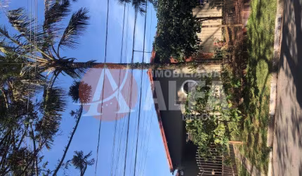 CASA TERREA COM EDICULA (V) 160m²- 04Dormitórios sendo 03 Suítes - Jardim dos  Ipês - Cotia/SP