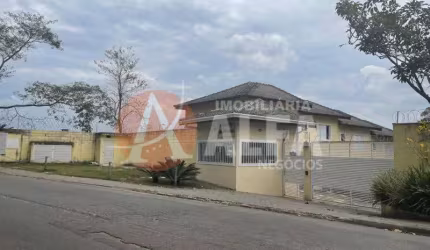 Casa com 2 Suites Condomínio Ipê Amarelo -  Chácara Pavoeiro - Cotia - SP