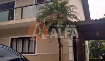 Casa-3 Dormitórios-Condomínio Vila verde Transurb-Cotia SP