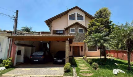 CASA - 04 SUÍTES - COND. PARQUE SÃO PAULO - JD. IPES - COTIA/SP