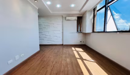 Linda sala comercial no centro de Mogi das Cruzes com 56 m², 9 andar
