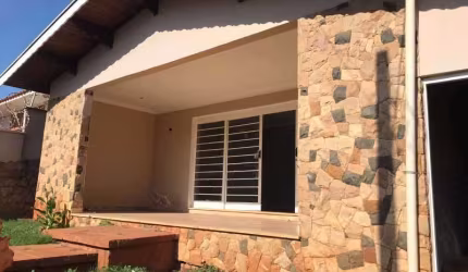 Casa com 3 quartos para alugar na Cidade Jardim, Piracicaba , 160 m2 por R$ 2.700