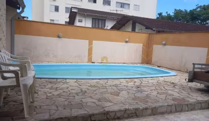 Casa com 5 quartos à venda na Rua Laguna, 631, Bucarein, Joinville por R$ 929.900