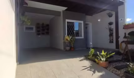 Casa com 3 quartos à venda na Rua Antônio Neves, 445, João Costa, Joinville por R$ 424.000
