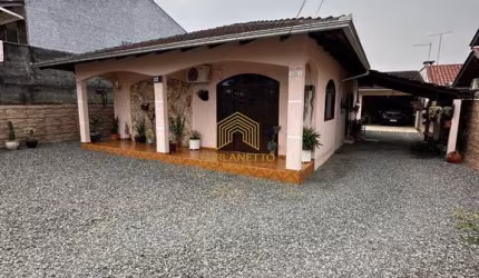Casa com 2 quartos à venda na dos Baicaras, 400, Petrópolis, Joinville por R$ 499.900