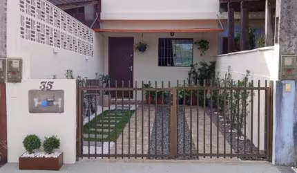 Casa com 2 quartos à venda na Rua João Woehl, 155, Vila Nova, Joinville por R$ 389.990