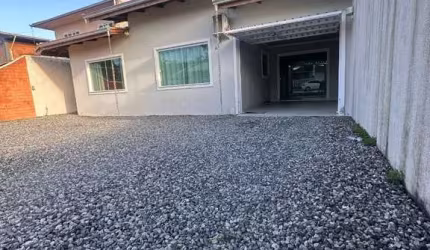 Casa com 3 quartos à venda na Rua das Cegonhas, 417, Iririú, Joinville por R$ 729.900