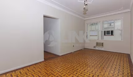 Apartamento com 3 quartos e 1 vaga de garagem à venda no bairro Menino Deus em Porto Alegre próximo do Zaffari