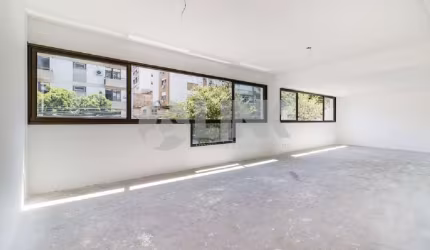 Apartamento Garden 3 dormitórios com 4 vagas de garagem à venda no bairro Petrópolis em Porto Alegre