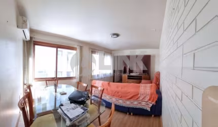 Apartamento 3 dormitórios com 1 vaga de garagem à venda no bairro Petrópolis em Porto Alegre próximo da Avenida Protásio Alves