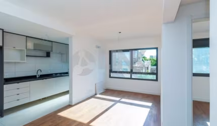 Apartamento 2 dormitórios com 2 vagas de garagem à venda no bairro Santana em Porto Alegre