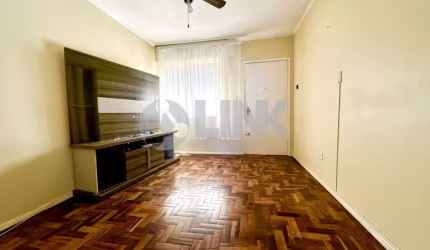 Apartamento 2 dormitórios com 1 vaga de garagem à venda no bairro Vila Ipiranga em Porto Alegre próximo do Shopping Iguatemi e Parque Germânia