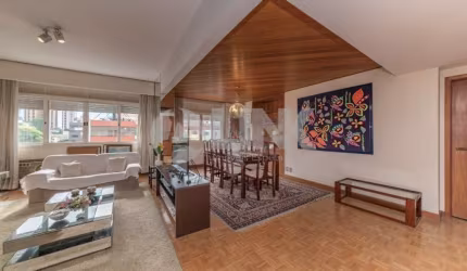 Apartamento de 3 quartos à venda no bairro Rio Branco em Porto Alegre