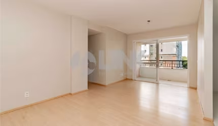 Apartamento com 3 quartos à venda no bairro Passo da Areia em Porto Alegre
