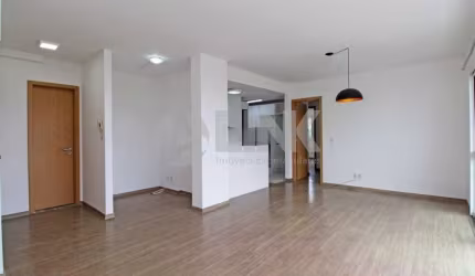 Apartamento semimobiliado com 3 quartos à venda no bairro Passo da Areia em Porto Alegre