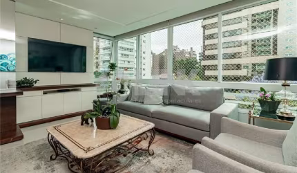 Apartamento de 3 quartos com 1 vaga à venda no bairro Petrópolis em Porto Alegre