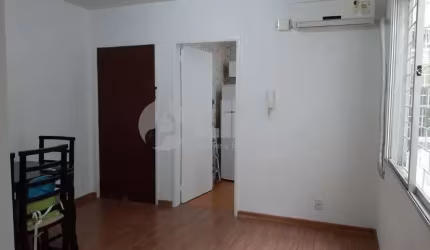 Apartamento de 2 quartos com 1 vaga à venda no bairro São Sebastião em Porto Alegre