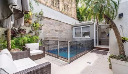 Apartamento Garden de 2 quartos com 2 vagas à venda no bairro Chácara das Pedras em Porto Alegre