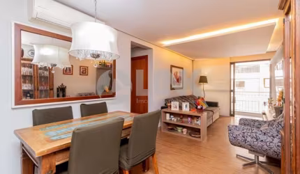 Apartamento de 3 quartos com 2 vagas à venda no bairro Passo da Areia em Porto Alegre