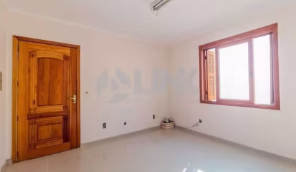 Apartamento de 2 quartos com 1 vaga de garagem à venda no bairro Passo da Areia em Porto Alegre