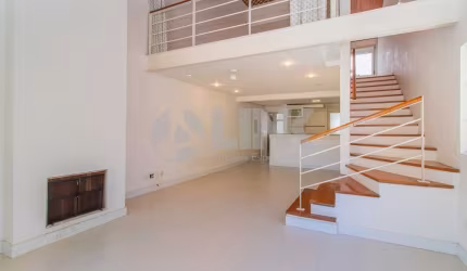 Apartamento Duplex de 1 quarto com 2 vagas de garagem à venda no bairro Bela Vista em Porto Alegre