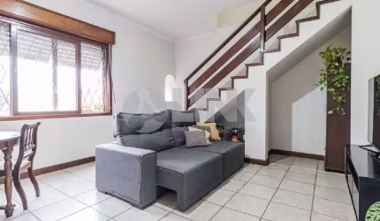 Casa de 3 quartos com 3 vagas à venda no bairro Santana em Porto Alegre