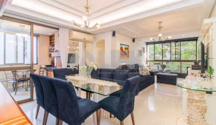 Apartamento de 3 quartos com 2 vagas de garagem à venda no bairro Auxiliadora em Porto Alegre