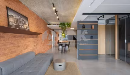 Apartamento inteiramente mobiliado e projetado por arquiteto com 1 quarto e 1 vaga no bairro Petrópolis em Porto Alegre