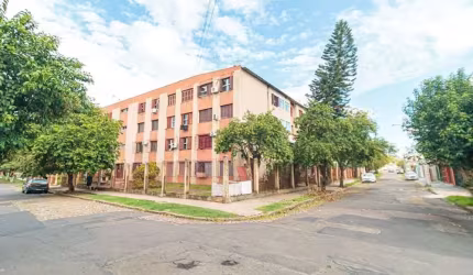Apartamento com 2 quartos à venda na Rua Ivo Nicolau Antinolfi, 195, Rubem Berta, Porto Alegre, 54 m2 por R$ 139.900