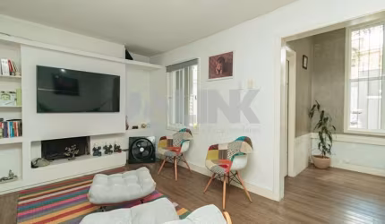 Casa de 3 quartos com 2 vagas à venda no bairro Passo da Areia em Porto Alegre