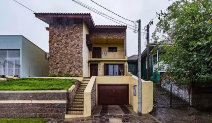 Casa com 3 quartos à venda na Rua Bispo Sardinha, 95, Vila Ipiranga, Porto Alegre por R$ 749.900