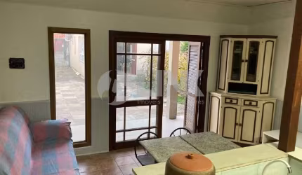 Casa de 3 quartos com 5 vagas à venda no bairro Jardim Itu Sabará em Porto Alegre