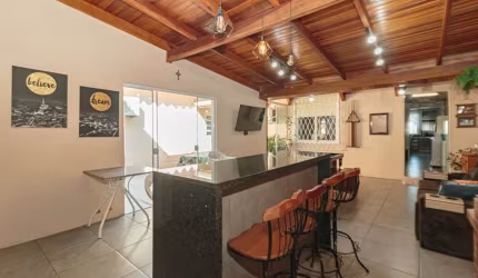 Casa com 2 quartos à venda na Rua Caetano La Porta, 430, Rubem Berta, Porto Alegre por R$ 399.000