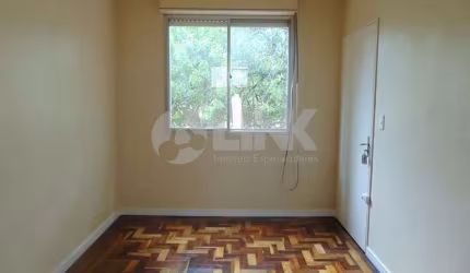 Apartamento de 2 quartos com 1 vaga à venda no bairro Vila Ipiranga em Porto Alegre