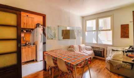 Apartamento com 3 quartos e 1 vaga à venda no bairro Petrópolis em Porto Alegre