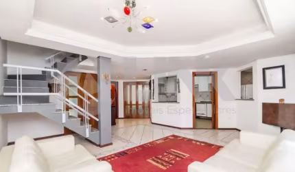 Casa em condomínio de 3 quartos 3 suítes e 3 vagas à venda no bairro Ipanema em Porto Alegre