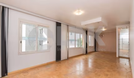 Apartamento de 3 quartos com 1 vaga à venda no bairro Moinhos de Vento em Porto Alegre