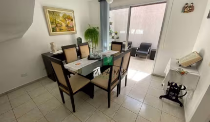 Sobrado com 3 dormitórios à venda, 162 m² por R$ 690.000,00 - Fanny - Curitiba/PR