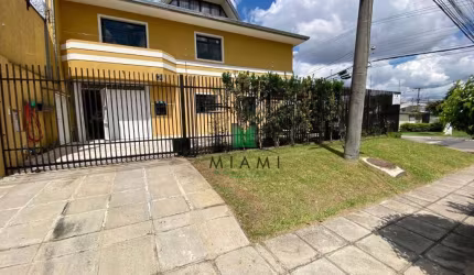 Sobrado com 3 dormitórios à venda, 180 m² por R$ 1.050.000,00 - Capão Raso - Curitiba/PR