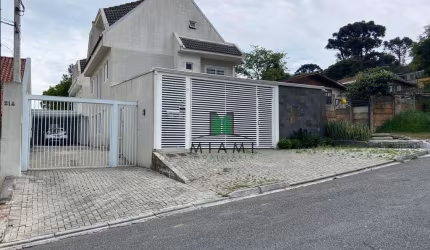 Sobrado com 3 dormitórios à venda, 93 m² por R$ 470.000,00 - Uberaba - Curitiba/PR