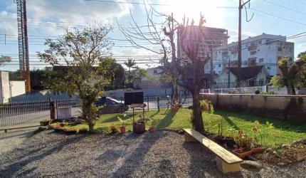 Casa para Venda em Joinville, Anita Garibaldi, 4 dormitórios, 2 banheiros, 2 vagas