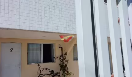 EXCELENTE OPORTUNIDADE REPASSE CASA EM CONDOM&#205;NIO  - REAL