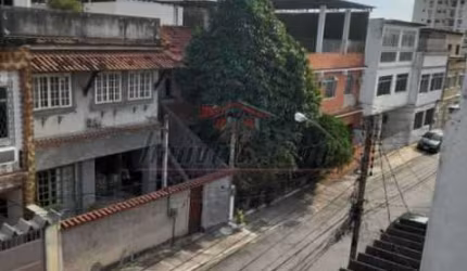 Casa em condomínio fechado com 2 quartos à venda na Rua Cândido Benício, 218, Tanque, Rio de Janeiro, 90 m2 por R$ 220.000