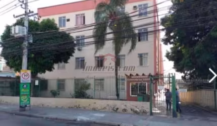 Apartamento com 3 quartos à venda na Rua Cândido Benício, 1314, Campinho, Rio de Janeiro, 61 m2 por R$ 180.000