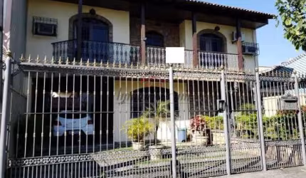 Casa com 6 quartos à venda na Rua das Azaléas, 395, Vila Valqueire, Rio de Janeiro, 493 m2 por R$ 1.700.000
