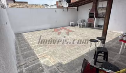 Casa com 3 quartos à venda na Rua Santa Rita de Cássia, 166, Marechal Hermes, Rio de Janeiro, 180 m2 por R$ 285.000