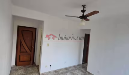 Apartamento com 2 quartos à venda na Estrada dos Três Rios, 1466, Freguesia (Jacarepaguá), Rio de Janeiro, 50 m2 por R$ 209.999